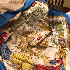 Mint condition Hermès scarf